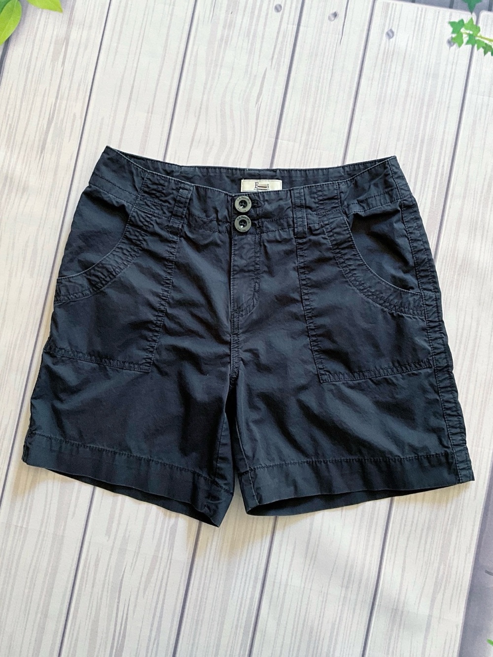 G.H. Bass Women’s 100% Cotton Navy Shorts, Size 2